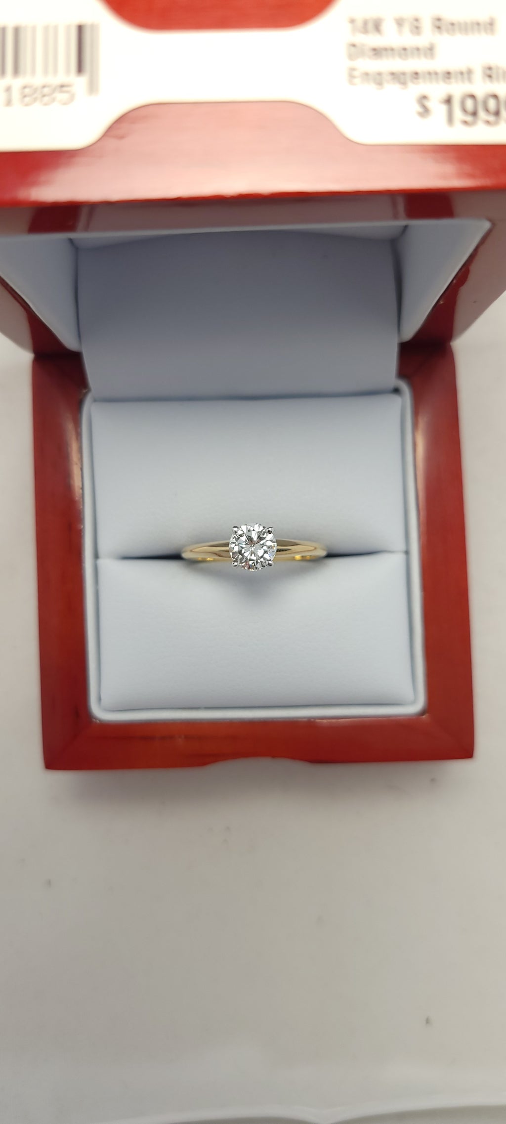 Anillo de oro amarillo de 14K con diamante solitario