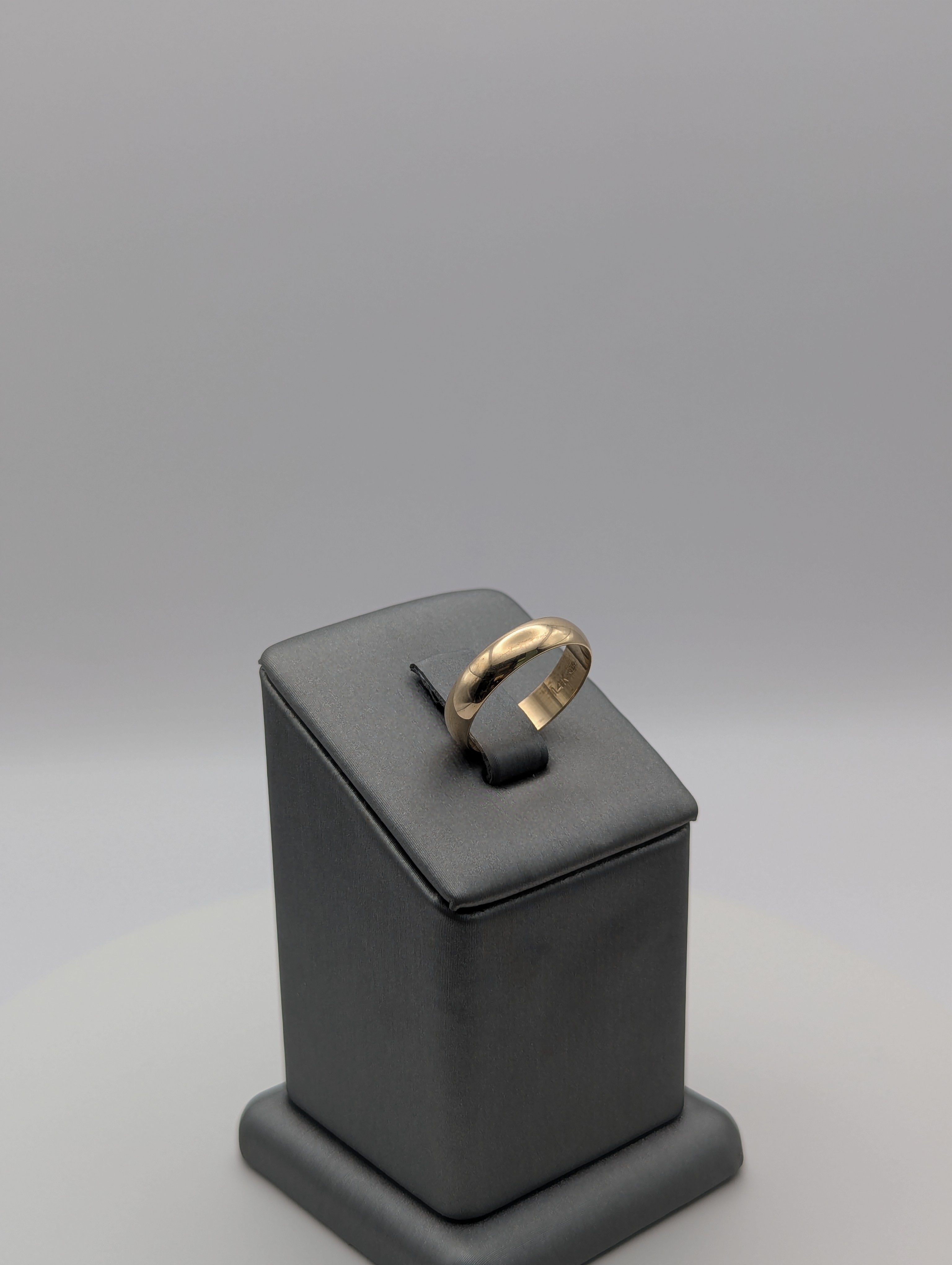 14K YG Wedding Band