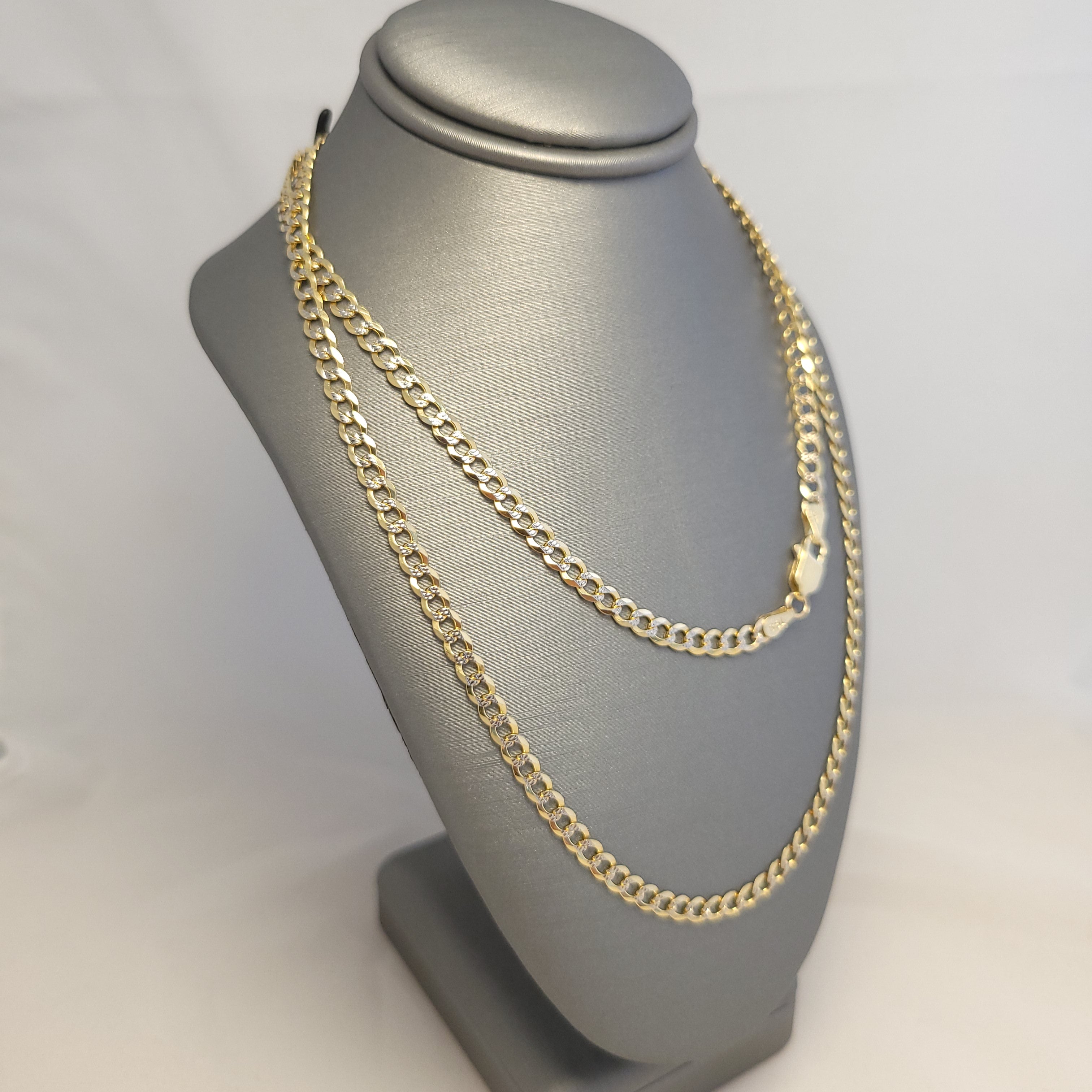 Cadena cubana con corte de diamante de 14K