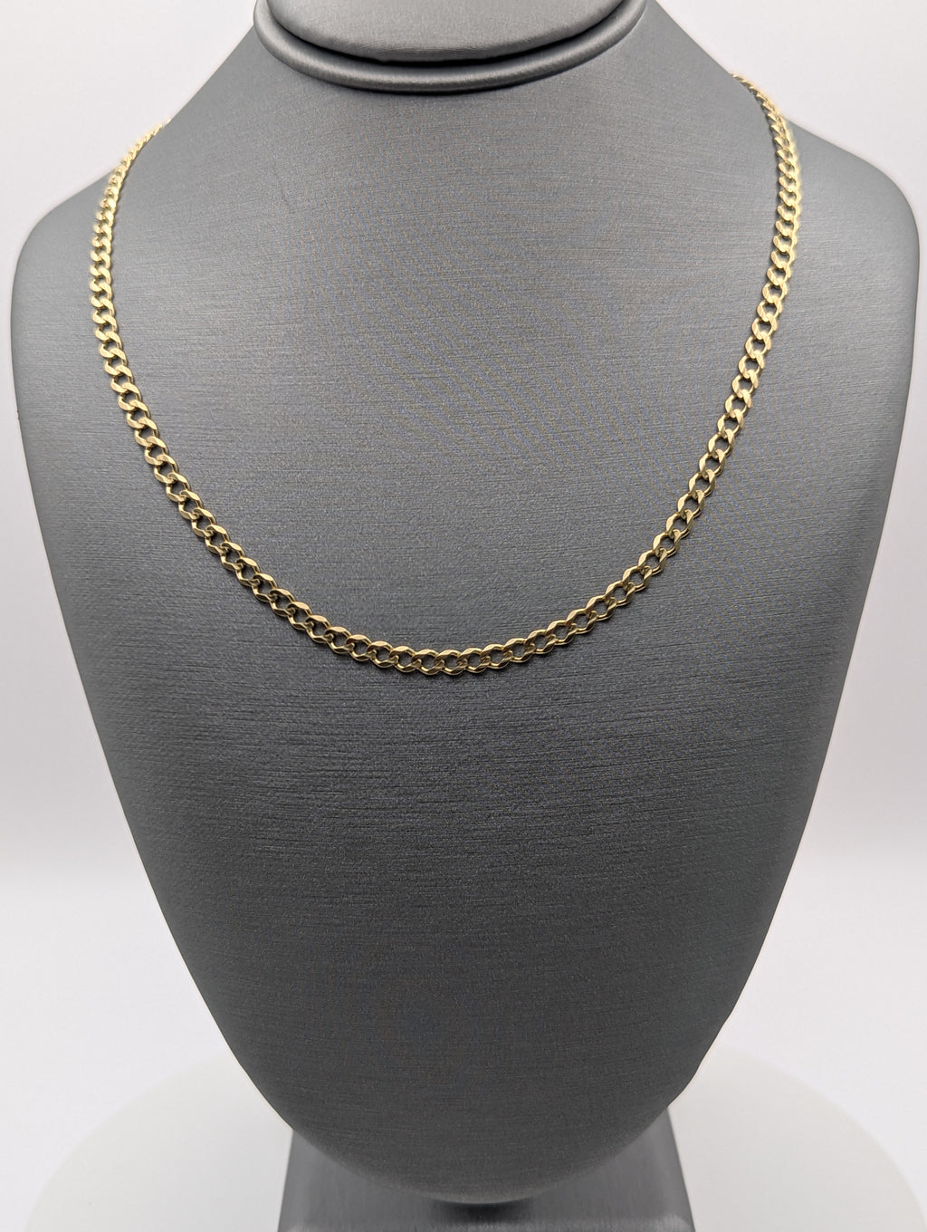 Cadena de eslabones tipo 'Curb' de 14K en oro amarillo