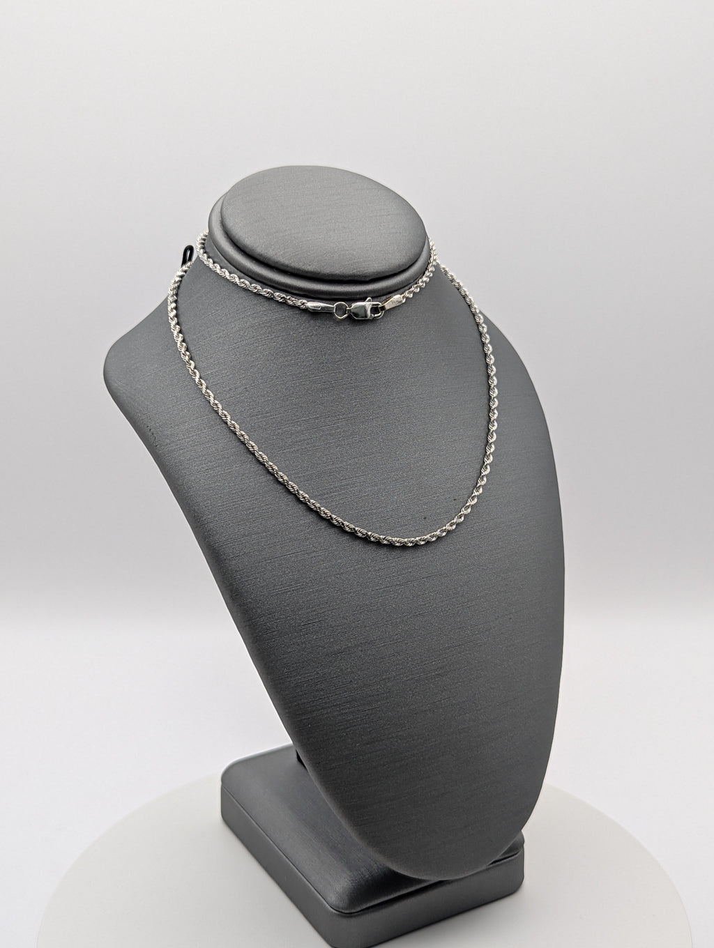 Collar de cuerda maciza de oro blanco de 14K