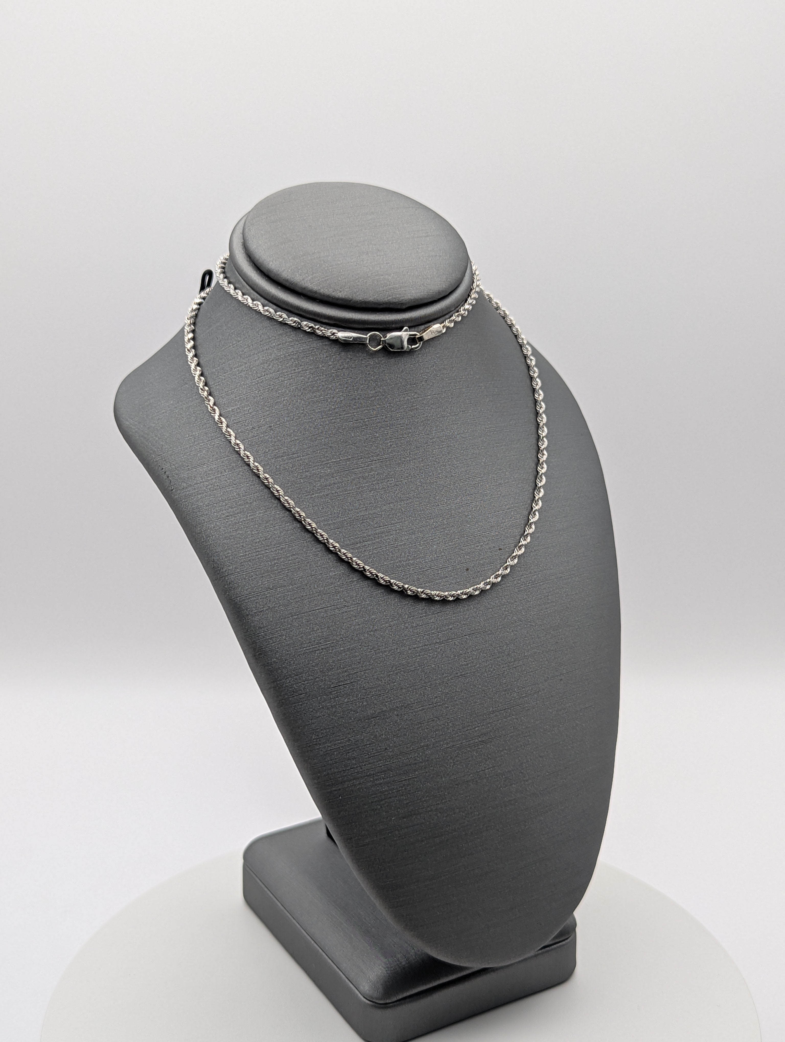 Collar de cuerda maciza de oro blanco de 14K