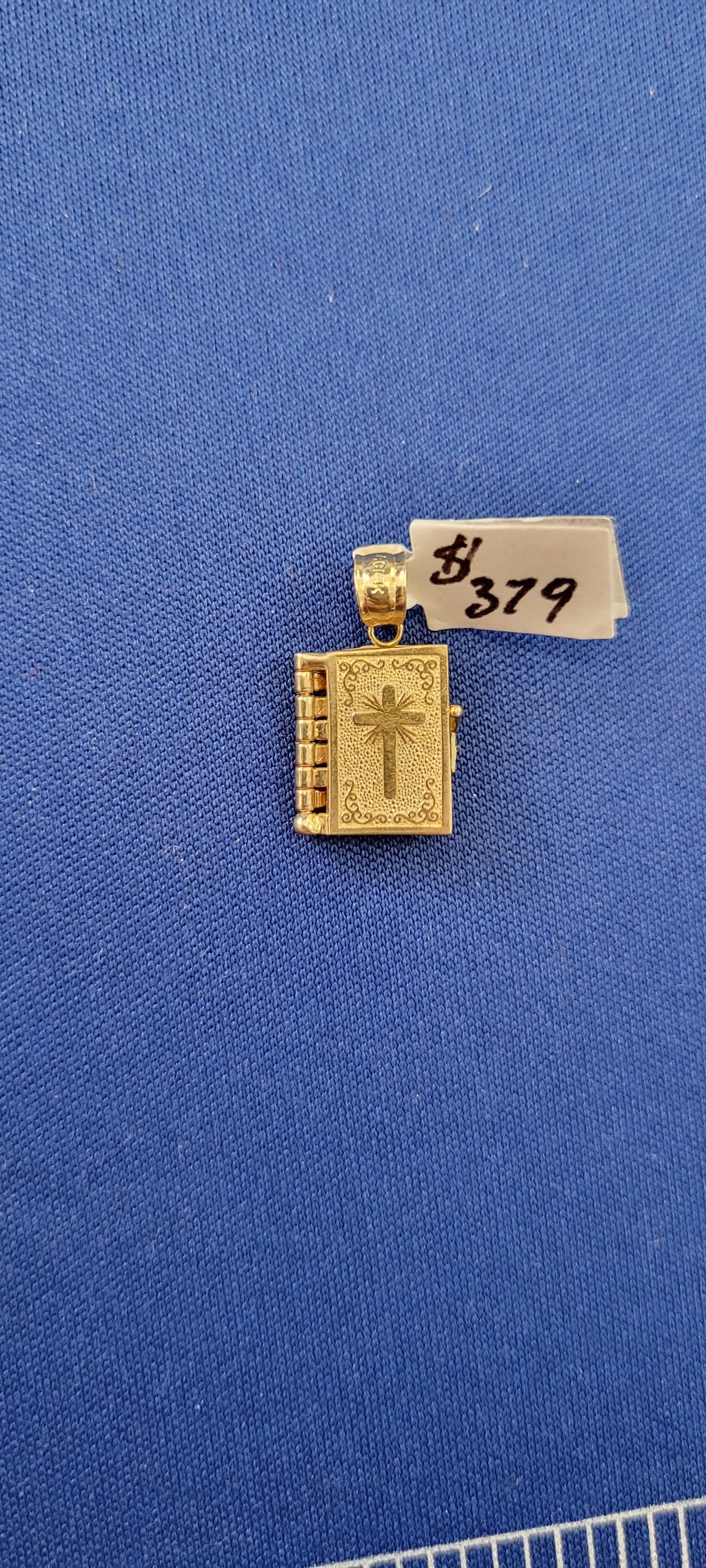 Colgante de oro amarillo de 14 quilates con versículo bíblico