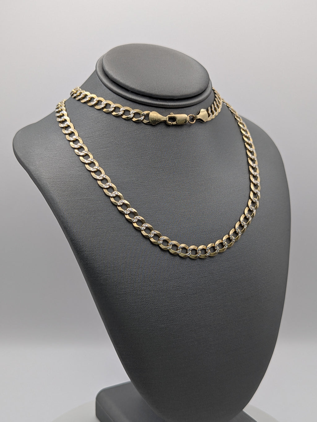 Cadena de eslabones cubanos con corte de diamante de 14K