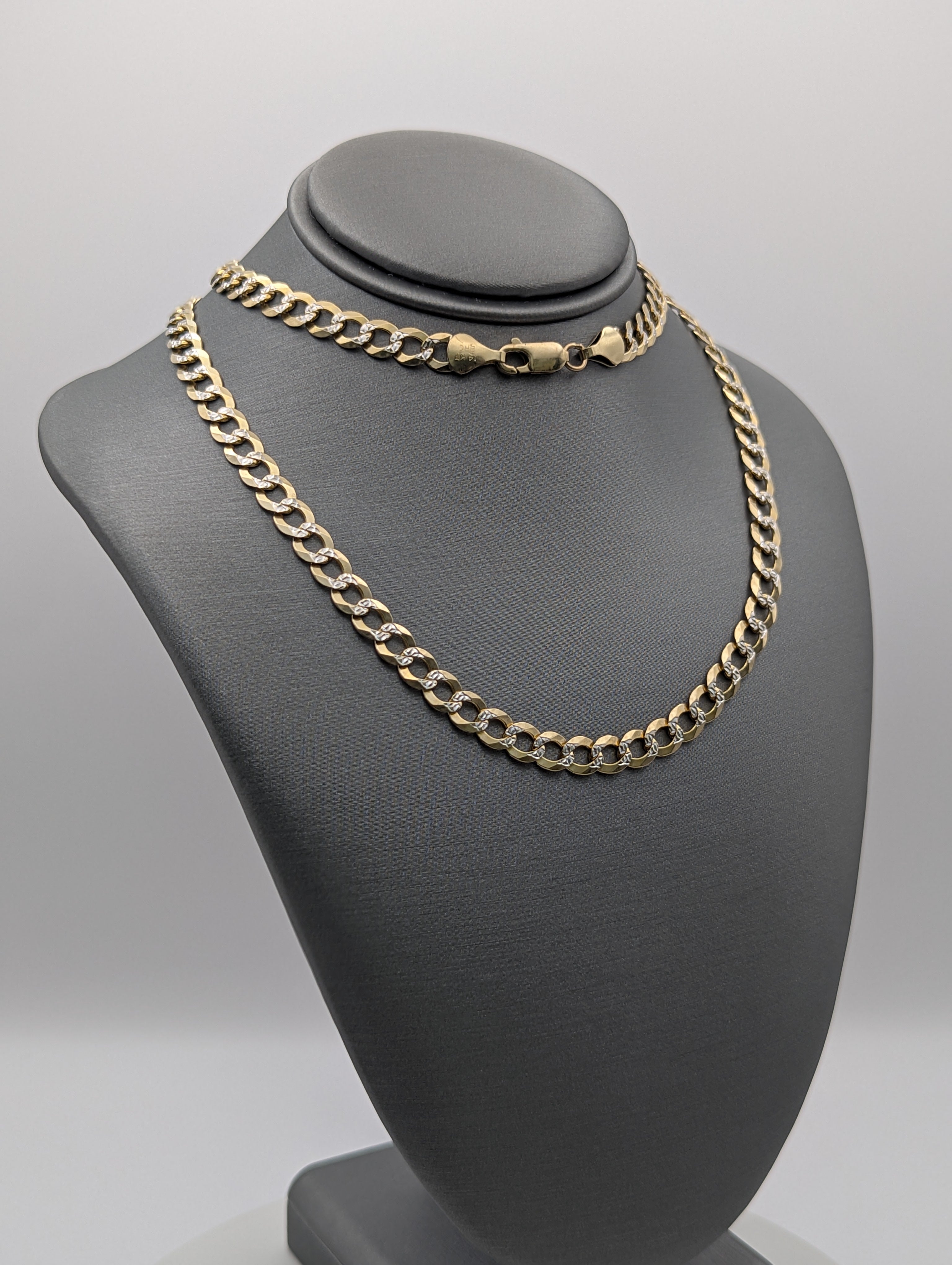 Cadena de eslabones cubanos con corte de diamante de 14K