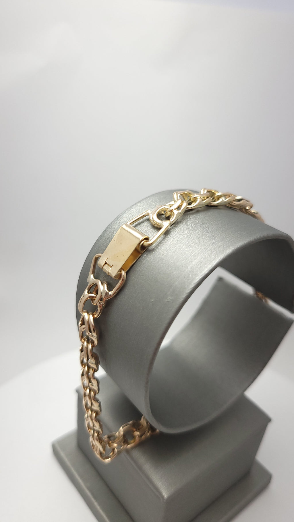Pulsera de oro rosa de 10K