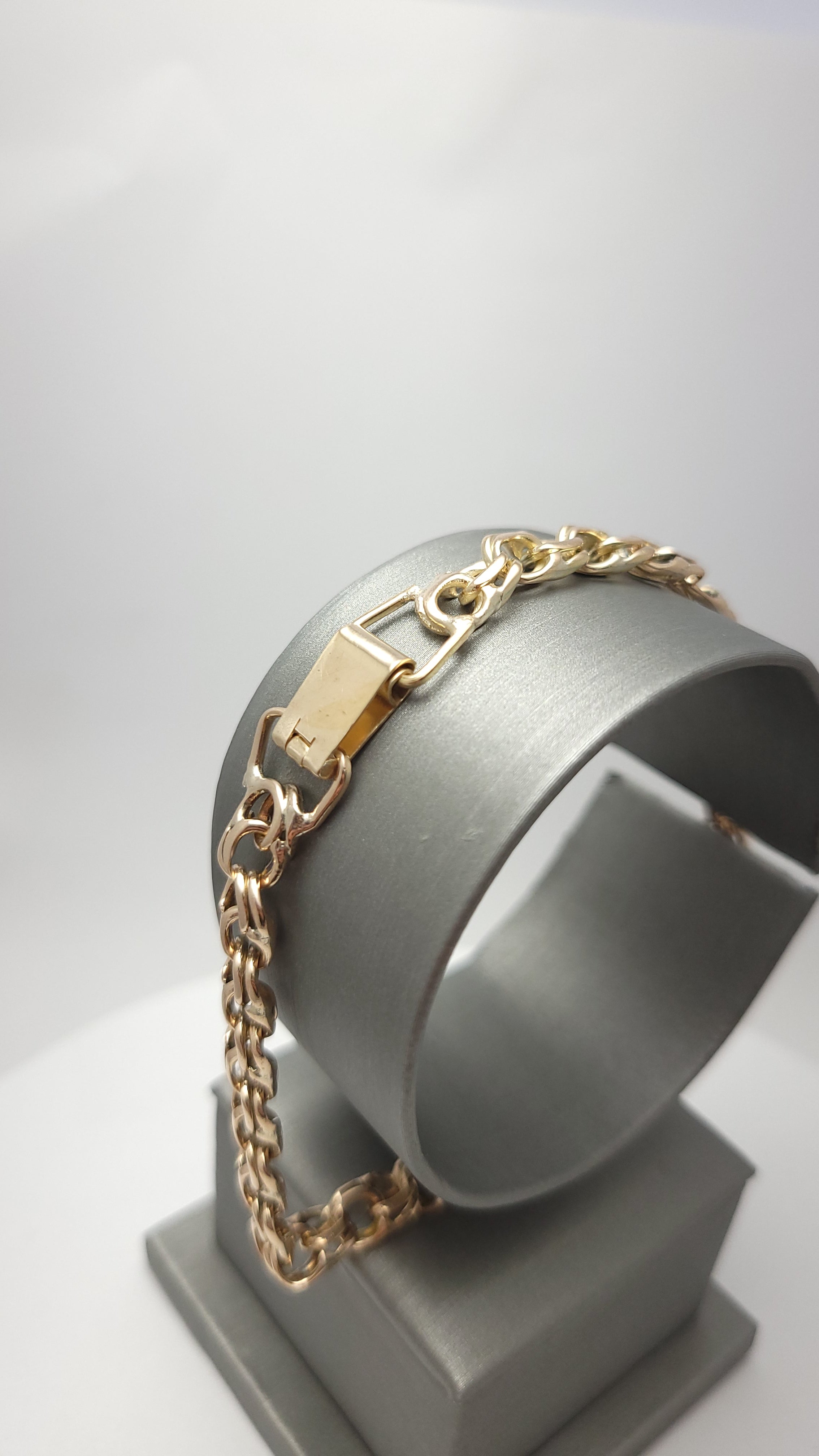 Pulsera de oro rosa de 10K