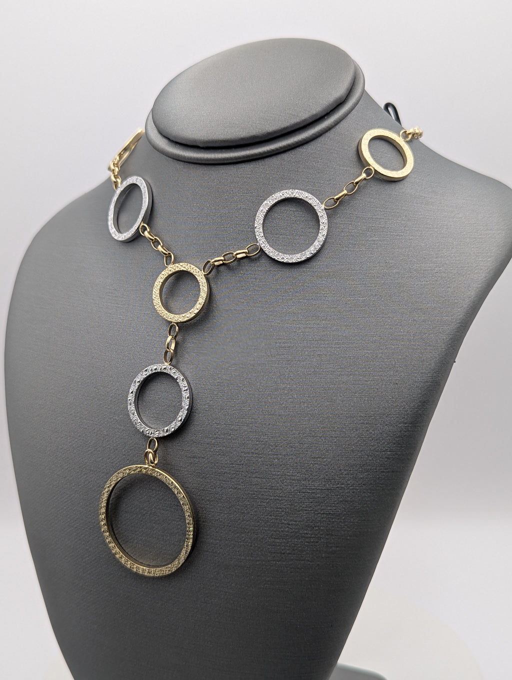 Collar círculo colgante dos tonos 14K