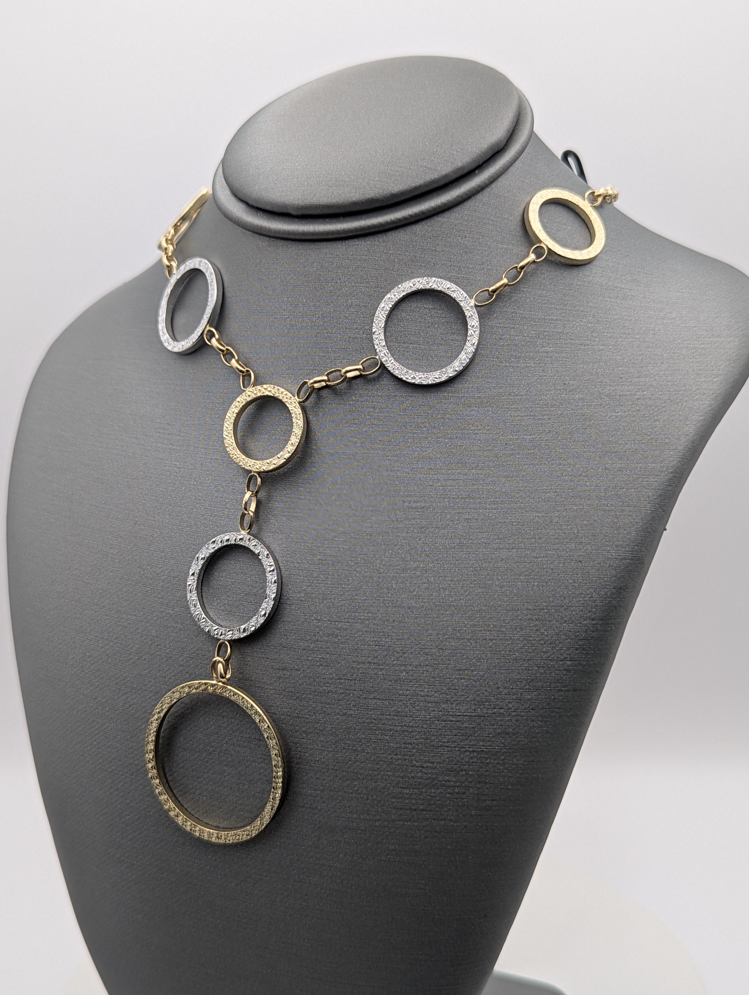 Collar círculo colgante dos tonos 14K