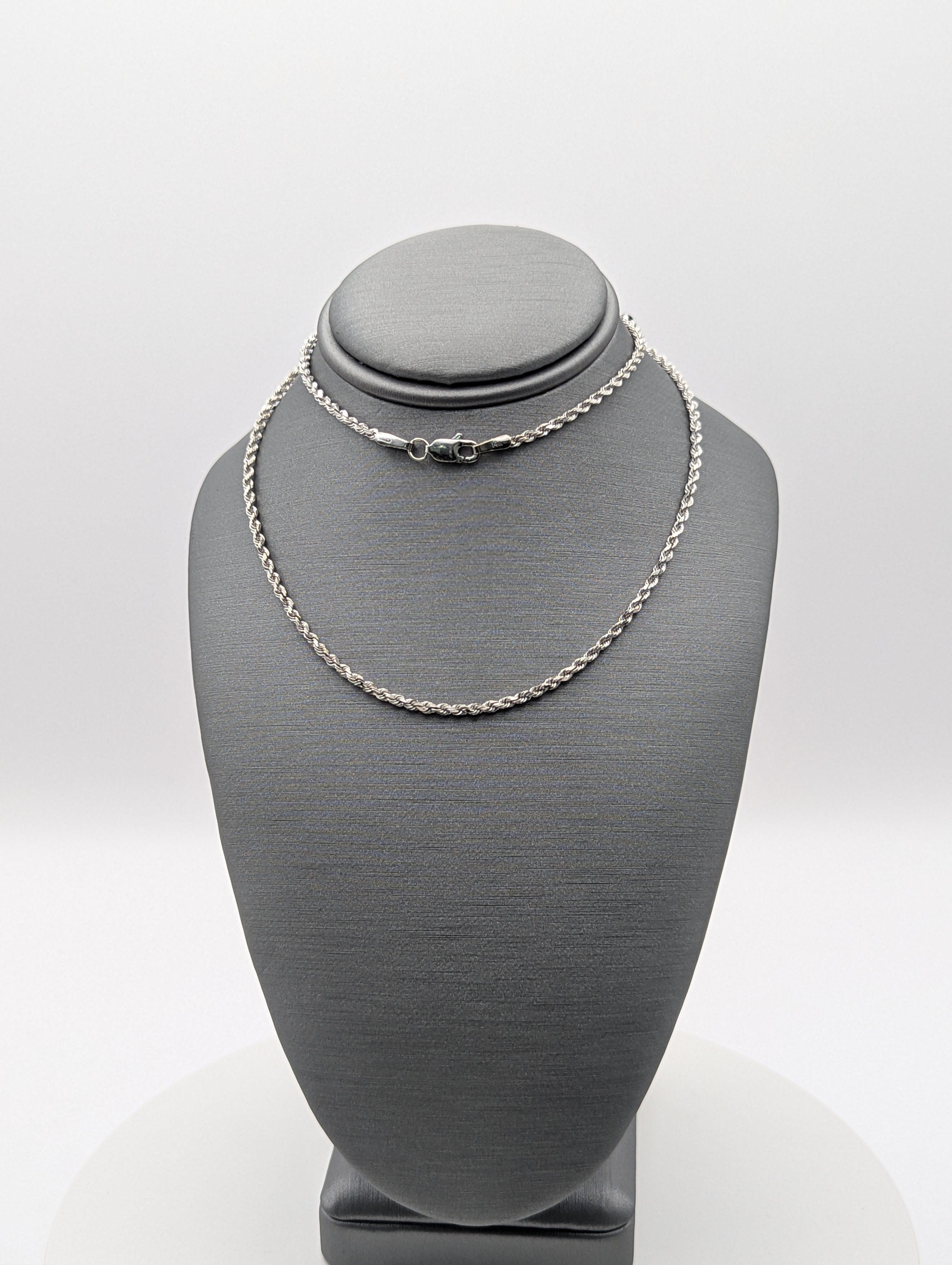 Collar de cuerda maciza de oro blanco de 14K