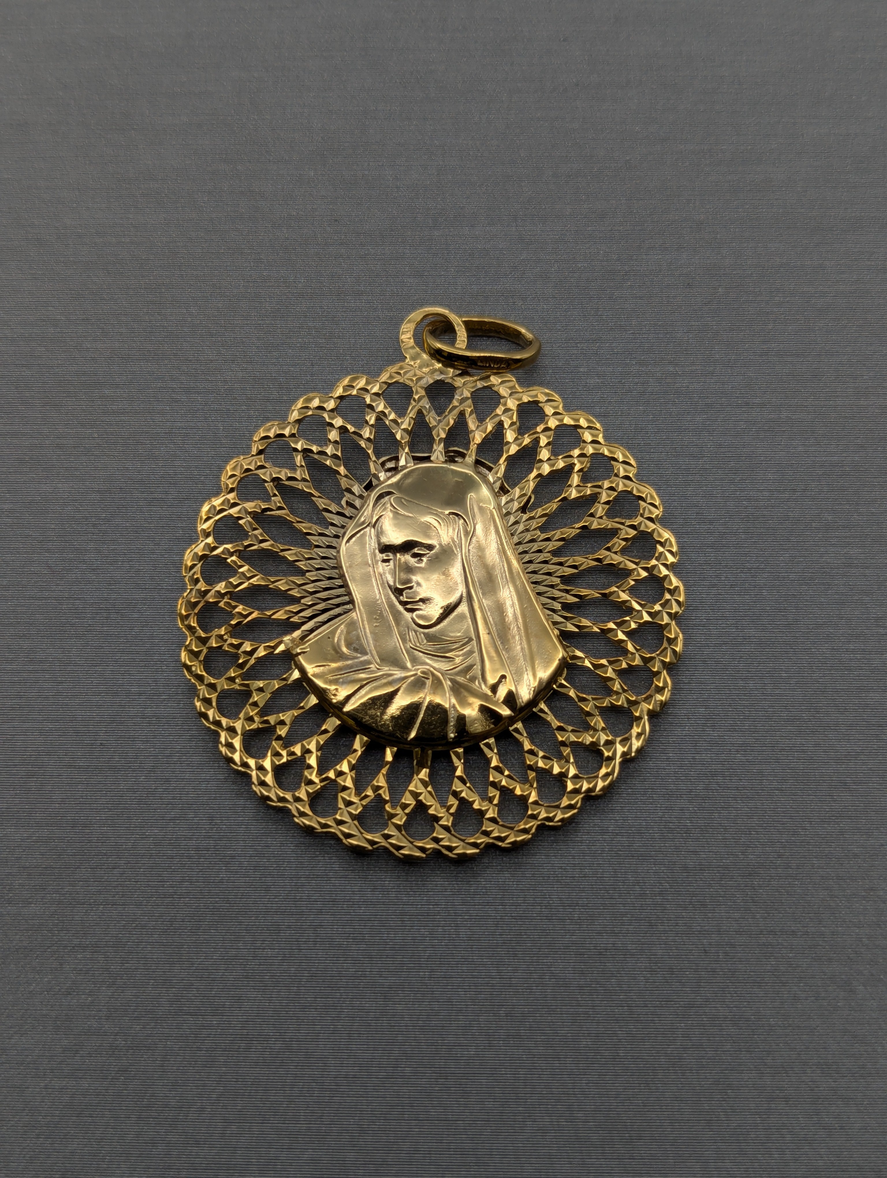 14K YG Jesus/Mary Head Pendant